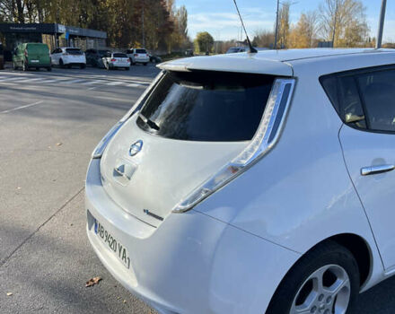 Белый Ниссан Лиф, объемом двигателя 0 л и пробегом 101 тыс. км за 7900 $, фото 3 на Automoto.ua