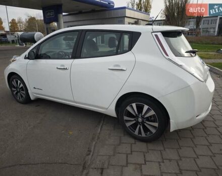 Белый Ниссан Лиф, объемом двигателя 0 л и пробегом 27 тыс. км за 8999 $, фото 19 на Automoto.ua