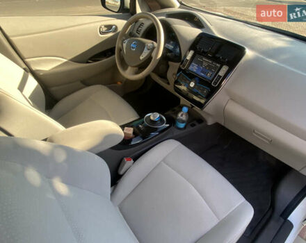 Білий Ніссан Ліф, об'ємом двигуна 0 л та пробігом 53 тис. км за 7700 $, фото 16 на Automoto.ua
