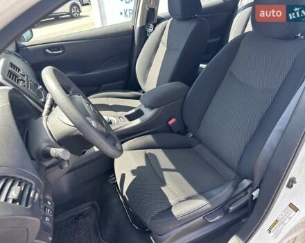 Білий Ніссан Ліф, об'ємом двигуна 0 л та пробігом 114 тис. км за 6690 $, фото 16 на Automoto.ua