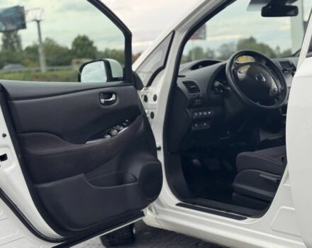 Білий Ніссан Ліф, об'ємом двигуна 0 л та пробігом 125 тис. км за 7400 $, фото 22 на Automoto.ua