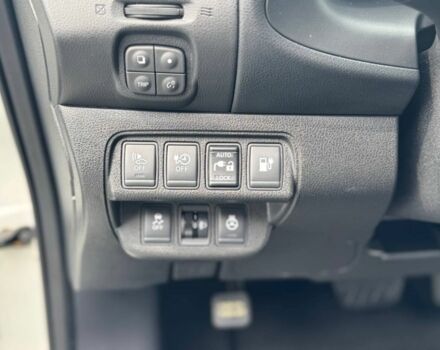 Білий Ніссан Ліф, об'ємом двигуна 0 л та пробігом 125 тис. км за 7400 $, фото 6 на Automoto.ua