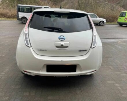 Белый Ниссан Лиф, объемом двигателя 0 л и пробегом 73 тыс. км за 4600 $, фото 4 на Automoto.ua