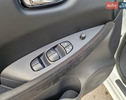 Белый Ниссан Лиф, объемом двигателя 0 л и пробегом 90 тыс. км за 7500 $, фото 20 на Automoto.ua