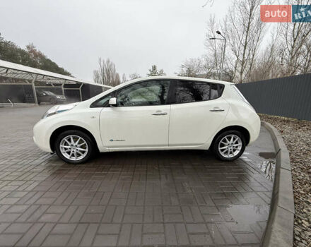 Белый Ниссан Лиф, объемом двигателя 0 л и пробегом 165 тыс. км за 7300 $, фото 3 на Automoto.ua