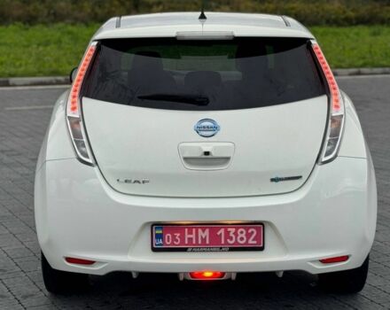 Білий Ніссан Ліф, об'ємом двигуна 0 л та пробігом 125 тис. км за 7400 $, фото 5 на Automoto.ua