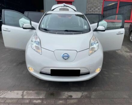 Белый Ниссан Лиф, объемом двигателя 0 л и пробегом 73 тыс. км за 4600 $, фото 2 на Automoto.ua