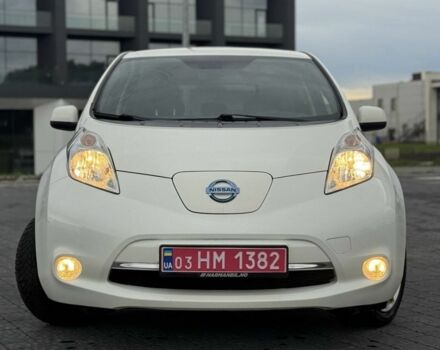 Білий Ніссан Ліф, об'ємом двигуна 0 л та пробігом 125 тис. км за 7400 $, фото 4 на Automoto.ua
