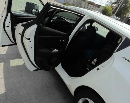 Белый Ниссан Лиф, объемом двигателя 0 л и пробегом 240 тыс. км за 5200 $, фото 9 на Automoto.ua