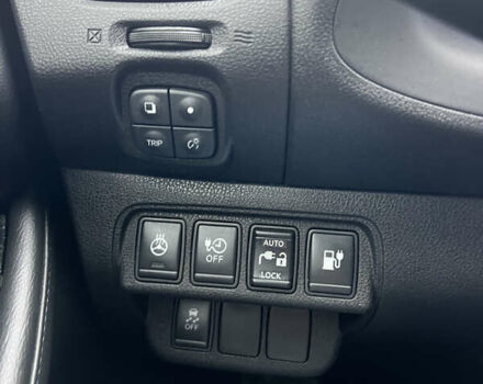 Белый Ниссан Лиф, объемом двигателя 0 л и пробегом 102 тыс. км за 8000 $, фото 10 на Automoto.ua