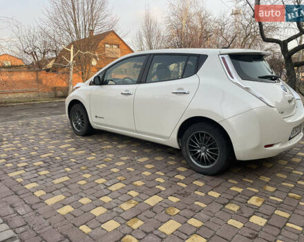 Белый Ниссан Лиф, объемом двигателя 0 л и пробегом 95 тыс. км за 14500 $, фото 14 на Automoto.ua