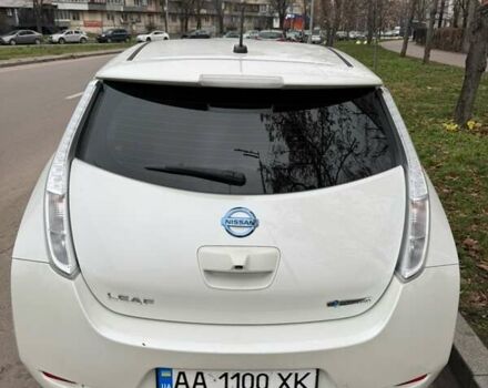 Белый Ниссан Лиф, объемом двигателя 0 л и пробегом 140 тыс. км за 5000 $, фото 1 на Automoto.ua