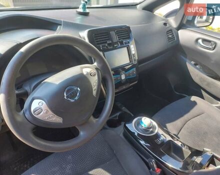 Білий Ніссан Ліф, об'ємом двигуна 0 л та пробігом 85 тис. км за 10000 $, фото 8 на Automoto.ua