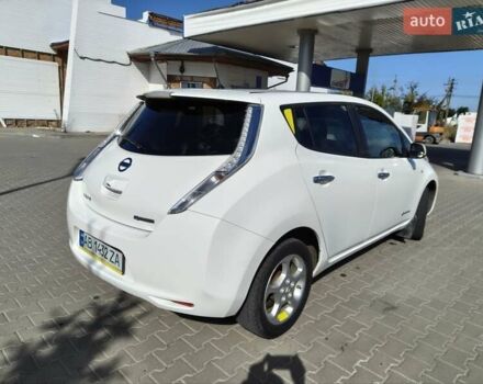 Білий Ніссан Ліф, об'ємом двигуна 0 л та пробігом 104 тис. км за 7200 $, фото 4 на Automoto.ua