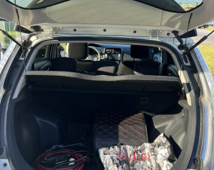 Белый Ниссан Лиф, объемом двигателя 0 л и пробегом 101 тыс. км за 7900 $, фото 10 на Automoto.ua