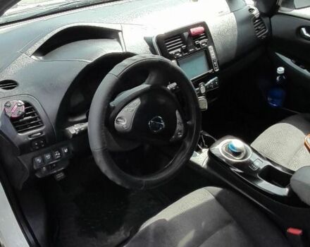 Белый Ниссан Лиф, объемом двигателя 0 л и пробегом 240 тыс. км за 5200 $, фото 7 на Automoto.ua