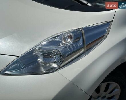 Білий Ніссан Ліф, об'ємом двигуна 0 л та пробігом 114 тис. км за 6690 $, фото 10 на Automoto.ua