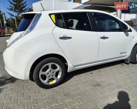 Білий Ніссан Ліф, об'ємом двигуна 0 л та пробігом 104 тис. км за 7200 $, фото 6 на Automoto.ua
