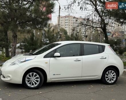 Белый Ниссан Лиф, объемом двигателя 0 л и пробегом 195 тыс. км за 6999 $, фото 2 на Automoto.ua