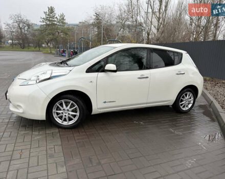 Белый Ниссан Лиф, объемом двигателя 0 л и пробегом 165 тыс. км за 7300 $, фото 7 на Automoto.ua