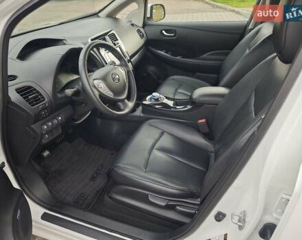 Белый Ниссан Лиф, объемом двигателя 0 л и пробегом 27 тыс. км за 8999 $, фото 21 на Automoto.ua