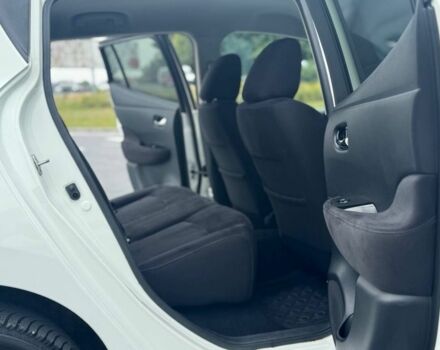 Білий Ніссан Ліф, об'ємом двигуна 0 л та пробігом 125 тис. км за 7400 $, фото 19 на Automoto.ua