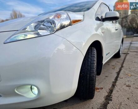 Белый Ниссан Лиф, объемом двигателя 0 л и пробегом 90 тыс. км за 7500 $, фото 8 на Automoto.ua