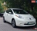Білий Ніссан Ліф, об'ємом двигуна 0 л та пробігом 150 тис. км за 12500 $, фото 1 на Automoto.ua