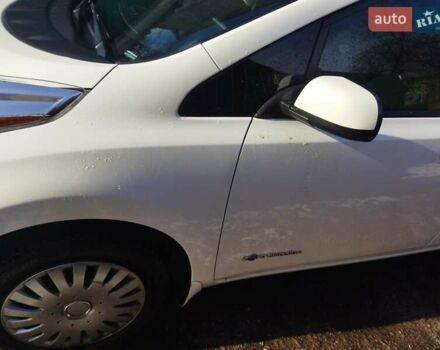 Белый Ниссан Лиф, объемом двигателя 0 л и пробегом 98 тыс. км за 11999 $, фото 2 на Automoto.ua