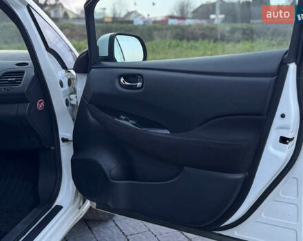 Белый Ниссан Лиф, объемом двигателя 0 л и пробегом 91 тыс. км за 7400 $, фото 23 на Automoto.ua