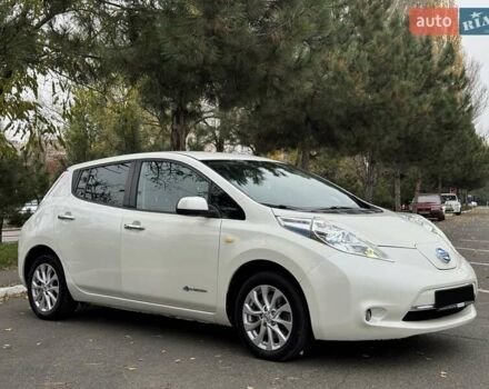 Белый Ниссан Лиф, объемом двигателя 0 л и пробегом 195 тыс. км за 6999 $, фото 5 на Automoto.ua