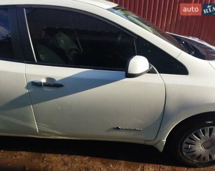 Белый Ниссан Лиф, объемом двигателя 0 л и пробегом 98 тыс. км за 11999 $, фото 8 на Automoto.ua