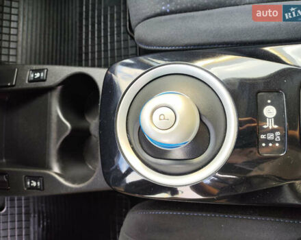 Белый Ниссан Лиф, объемом двигателя 0 л и пробегом 165 тыс. км за 7300 $, фото 14 на Automoto.ua