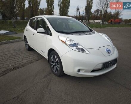 Белый Ниссан Лиф, объемом двигателя 0 л и пробегом 27 тыс. км за 8999 $, фото 2 на Automoto.ua