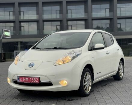 Білий Ніссан Ліф, об'ємом двигуна 0 л та пробігом 125 тис. км за 7400 $, фото 2 на Automoto.ua