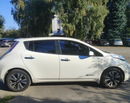 Белый Ниссан Лиф, объемом двигателя 0 л и пробегом 184 тыс. км за 5999 $, фото 2 на Automoto.ua