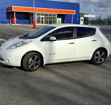 Білий Ніссан Ліф, об'ємом двигуна 0 л та пробігом 103 тис. км за 7999 $, фото 2 на Automoto.ua