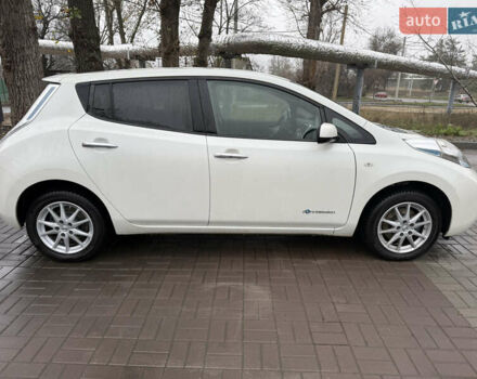 Белый Ниссан Лиф, объемом двигателя 0 л и пробегом 165 тыс. км за 7300 $, фото 5 на Automoto.ua