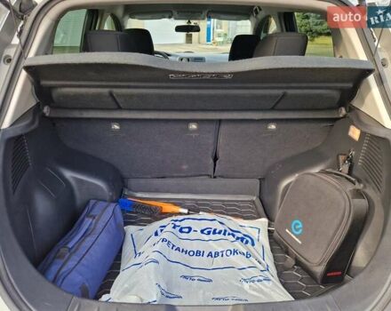 Белый Ниссан Лиф, объемом двигателя 0 л и пробегом 90 тыс. км за 7500 $, фото 26 на Automoto.ua