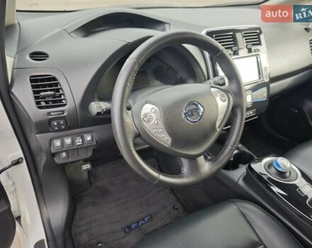 Белый Ниссан Лиф, объемом двигателя 0 л и пробегом 27 тыс. км за 8999 $, фото 36 на Automoto.ua