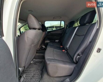 Белый Ниссан Лиф, объемом двигателя 0 л и пробегом 90 тыс. км за 7500 $, фото 21 на Automoto.ua