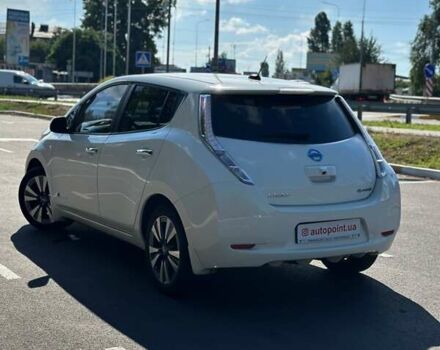 Белый Ниссан Лиф, объемом двигателя 0 л и пробегом 134 тыс. км за 6500 $, фото 9 на Automoto.ua