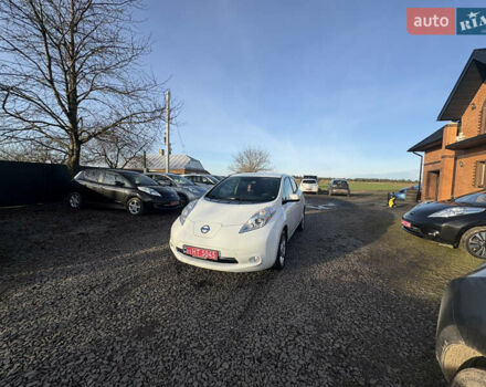 Білий Ніссан Ліф, об'ємом двигуна 0 л та пробігом 154 тис. км за 6500 $, фото 9 на Automoto.ua