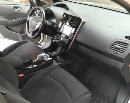 Білий Ніссан Ліф, об'ємом двигуна 0 л та пробігом 133 тис. км за 7900 $, фото 5 на Automoto.ua