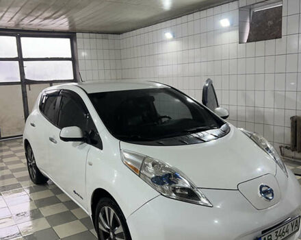 Белый Ниссан Лиф, объемом двигателя 0 л и пробегом 102 тыс. км за 8000 $, фото 1 на Automoto.ua