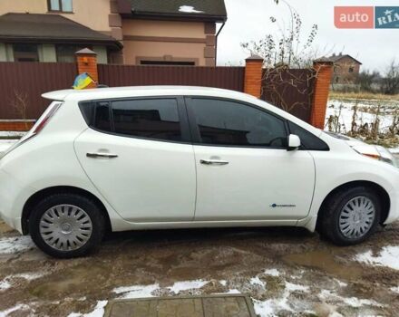Белый Ниссан Лиф, объемом двигателя 0 л и пробегом 98 тыс. км за 11999 $, фото 7 на Automoto.ua
