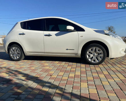 Білий Ніссан Ліф, об'ємом двигуна 0 л та пробігом 53 тис. км за 7700 $, фото 41 на Automoto.ua