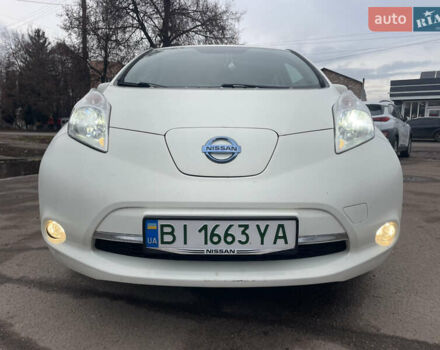 Белый Ниссан Лиф, объемом двигателя 0 л и пробегом 104 тыс. км за 6800 $, фото 3 на Automoto.ua