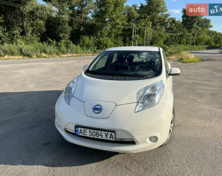 Белый Ниссан Лиф, объемом двигателя 0 л и пробегом 135 тыс. км за 7700 $, фото 2 на Automoto.ua