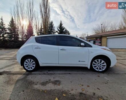 Белый Ниссан Лиф, объемом двигателя 0 л и пробегом 90 тыс. км за 7500 $, фото 2 на Automoto.ua